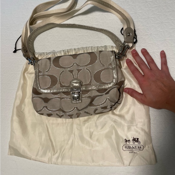 Vintage Authentic Coach Poppy handbag - Picture 2 of 4